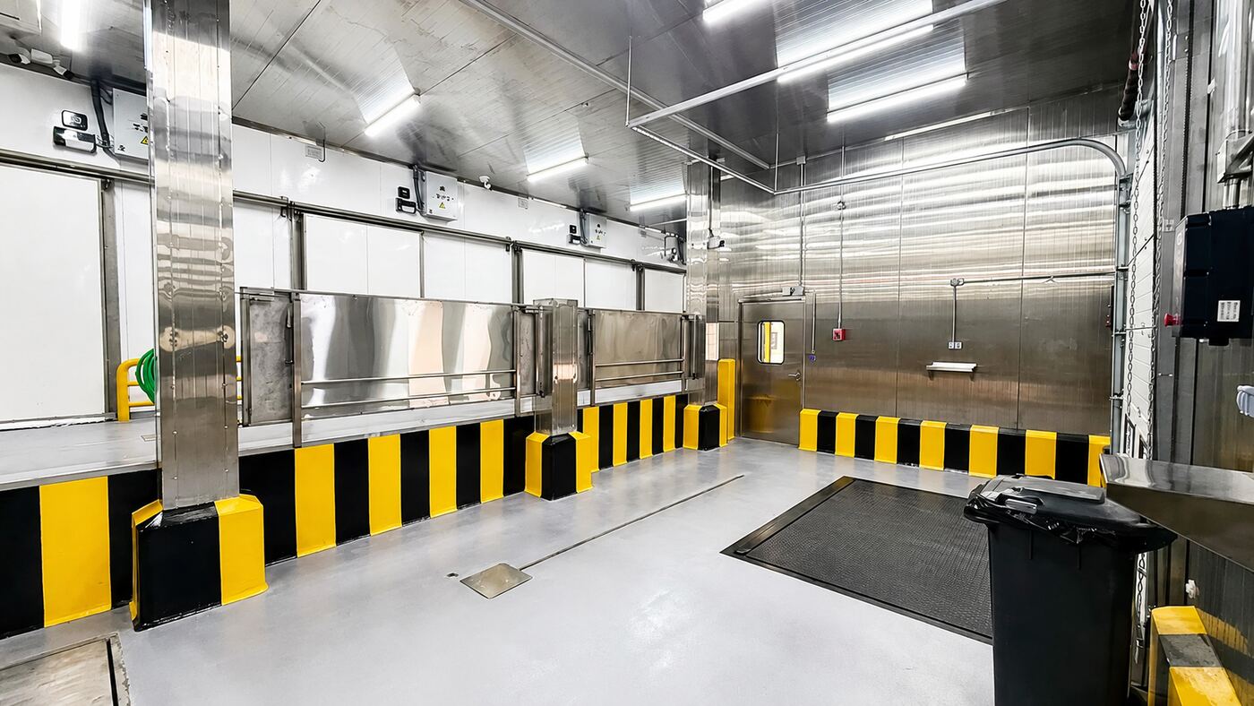 Indoor loading area